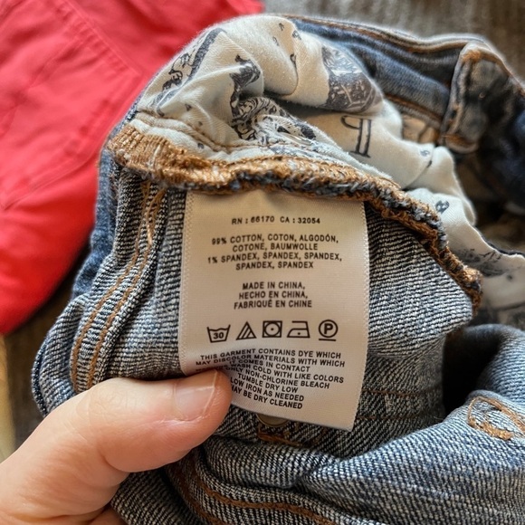 PILCRO ~ Slim Boyfriend Jean Shorts - Picture 2 of 5